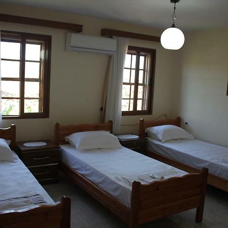Guest House Toli Inside Berat Castle Exterior foto