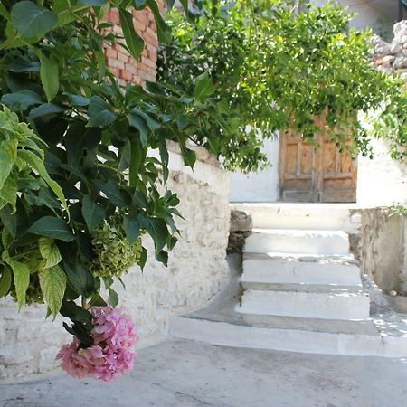 Guest House Toli Inside Berat Castle Exterior foto